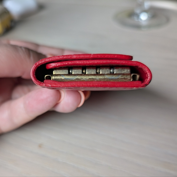 Louis Vuitton Red Vernis Key Holder - Picture 5 of 12